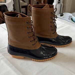 Sporto Black and Tan Duck Boots